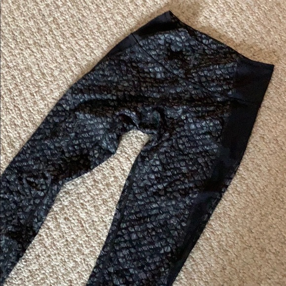 lululemon athletica Pants - Lululemon capris, size 6